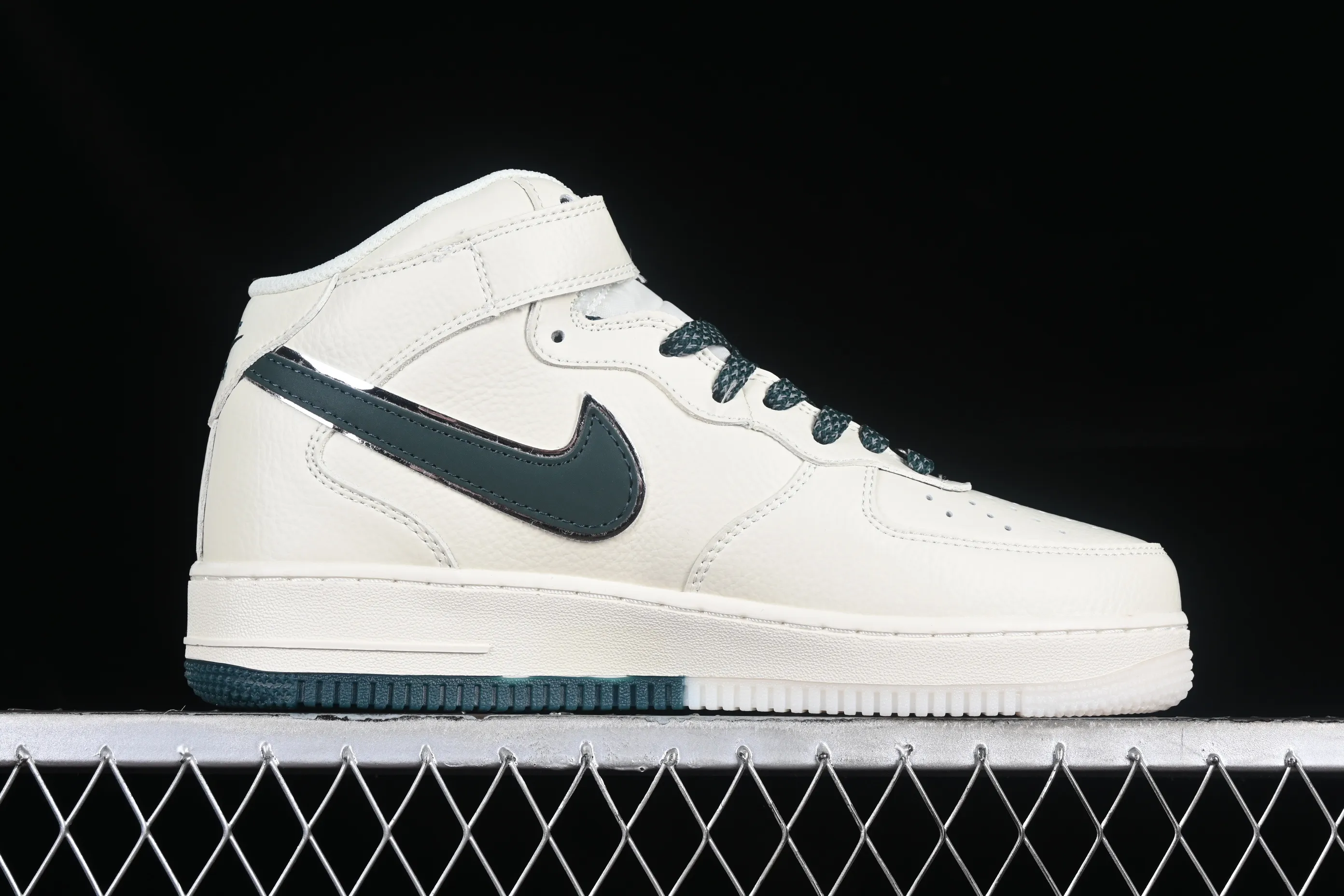 All categories Nk Air Force 1 Air Force series Nk Air Force 1 Mid Air Force mid-top Nk Air Force 1'07 Mid Beige and green two-color bottom Starry Air Force One mid-top casual sneakers XL0236-235